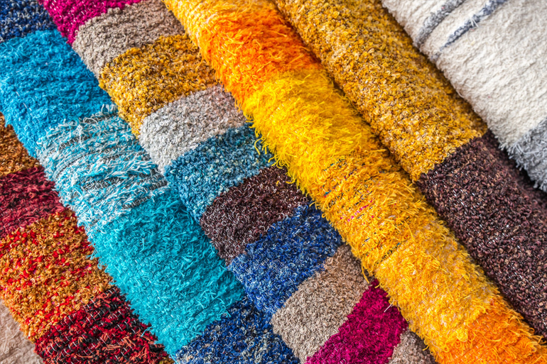 Handwoven vs. Machine-Made Kilims 
